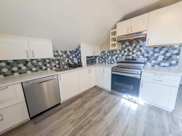 32 Garnet St, Saint Catharines, ON