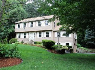 10 Hart Rd, Chelmsford, MA 01824