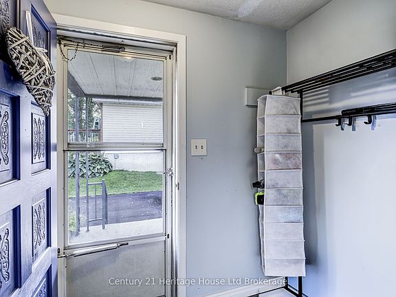 4th image of 124 Innes St