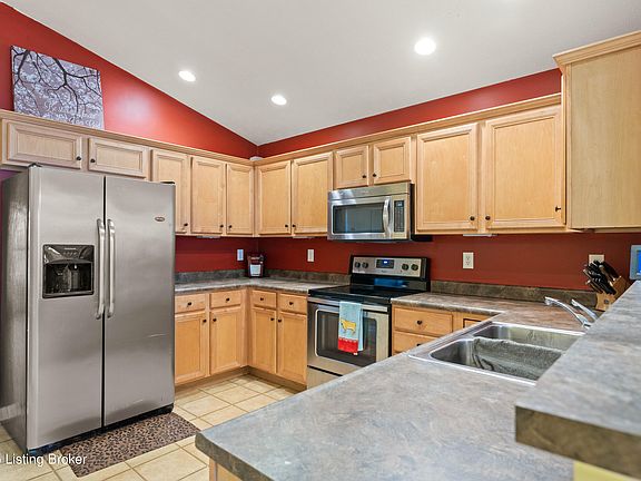 2nd image of 120 Dublin Ln