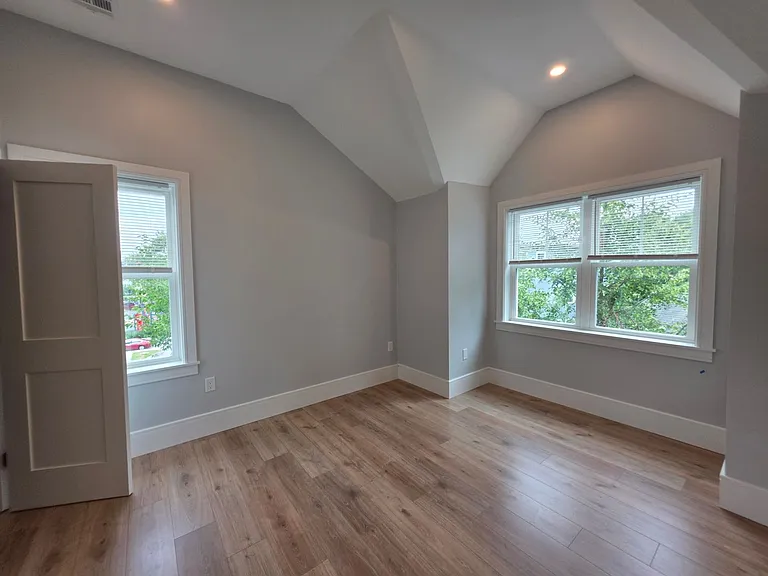 15 Holton St #1A — Photo 8