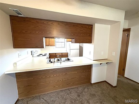 5th image of 409 Donna Dr