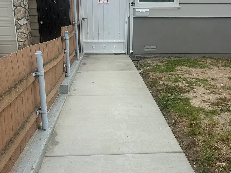 238 N Drexel Ave — Photo 26