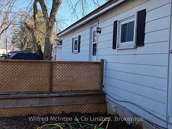 3rd image of 20 Cardinal St