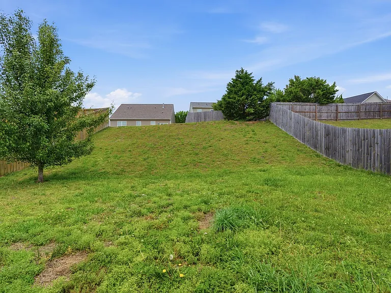 1672 Stonewater Dr — Photo 34