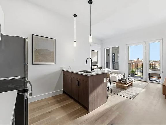 3rd image of 89-25 162nd St #806