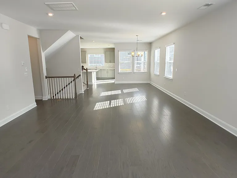 831 Amley Pl — Photo 4