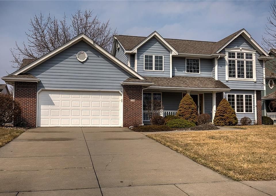 1st image of 714 NE Brook Haven Dr