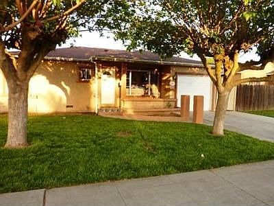 5th image of 1542 S School St
