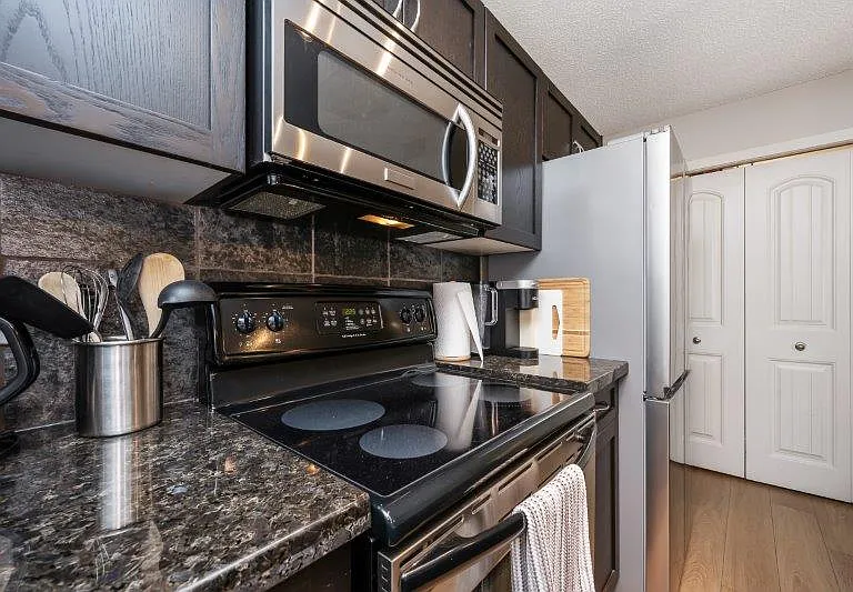 220 Village Ter SW #2 — Photo 10