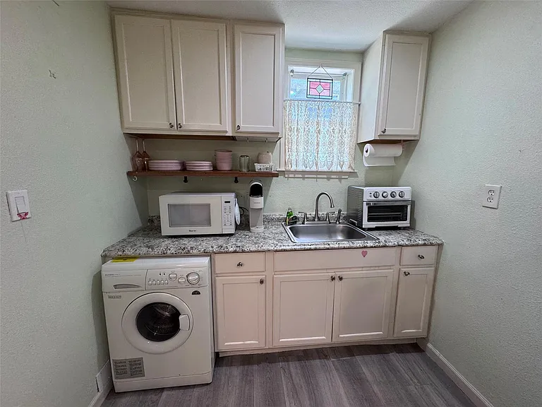 1806 Church St — Photo 3