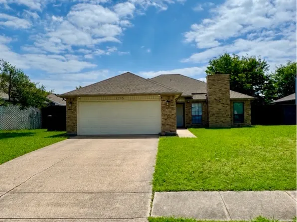 3205 Hillcrest Dr, Rowlett, TX 75088