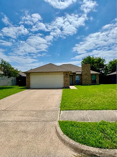 3205 Hillcrest Dr Photo 1