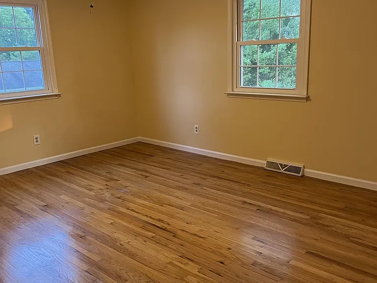 104 Cedar St — Photo 13