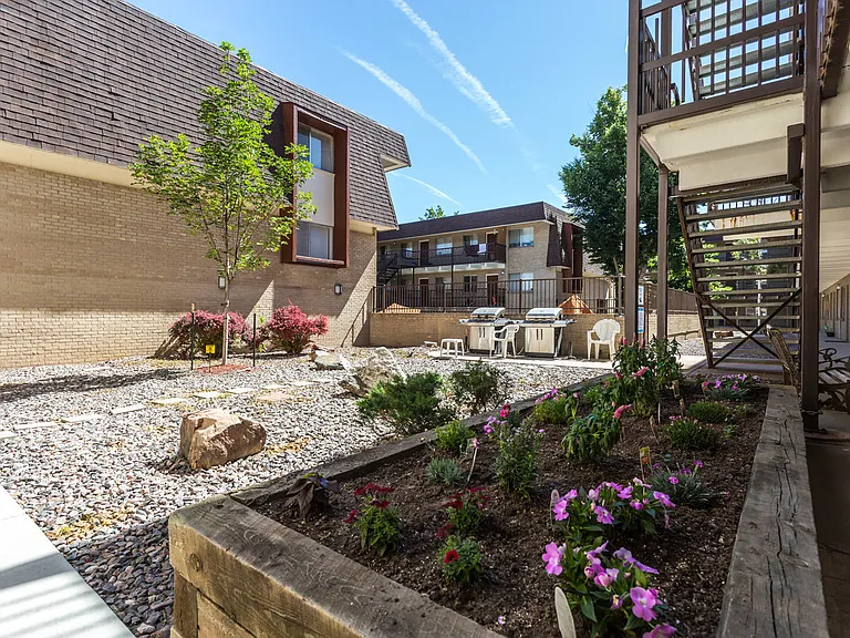Weston Ridge Apartments — Photo 16