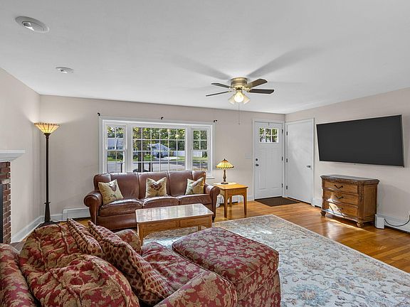 5th image of 6 Sassafras Lane