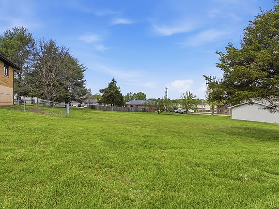 3rd image of 423 Jeanne Drive
