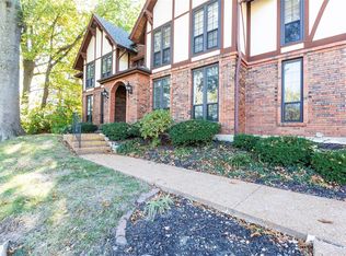 1026 Kehrs Mill Rd APT 1, Ballwin, MO 63011