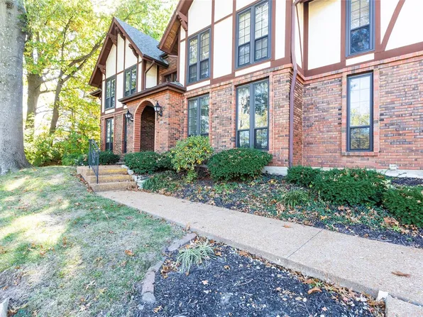 1026 Kehrs Mill Rd APT 1, Ballwin, MO 63011