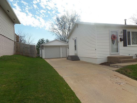 1.5 Car Detached Garage