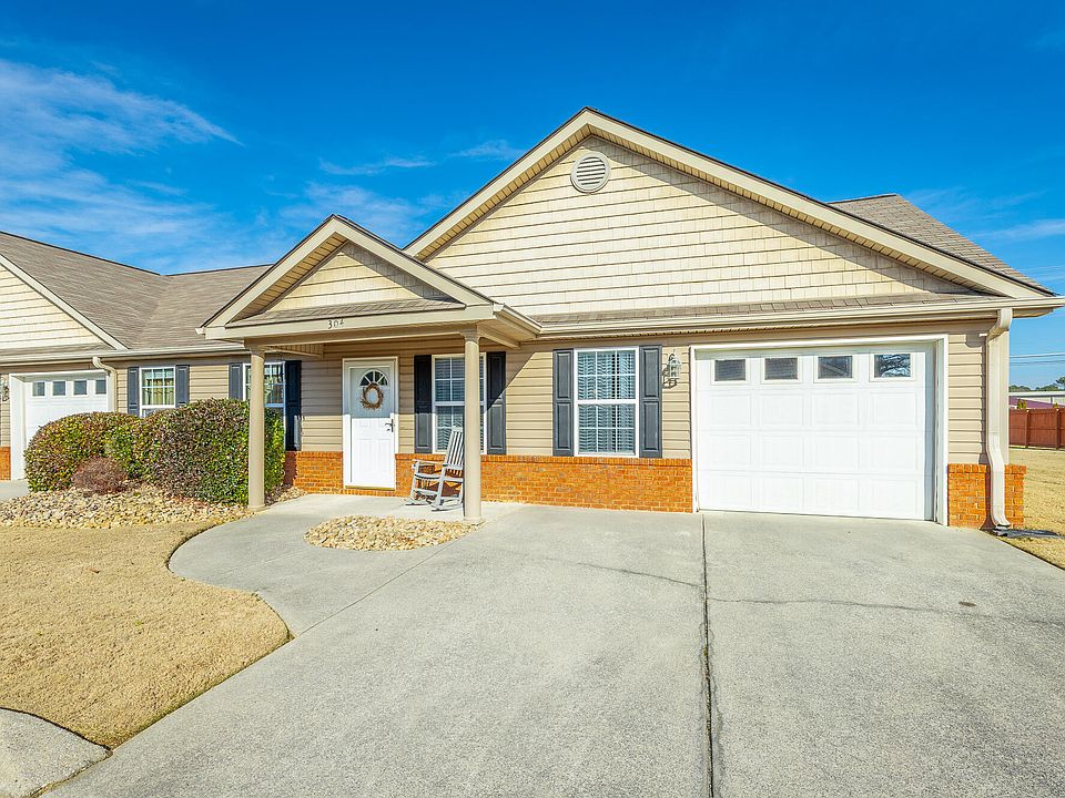 1st image of 304 Cedar Creek Dr