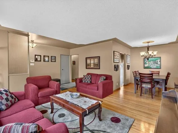 7536 N Fleetwood Dr SE, Calgary, AB T2H 0X1