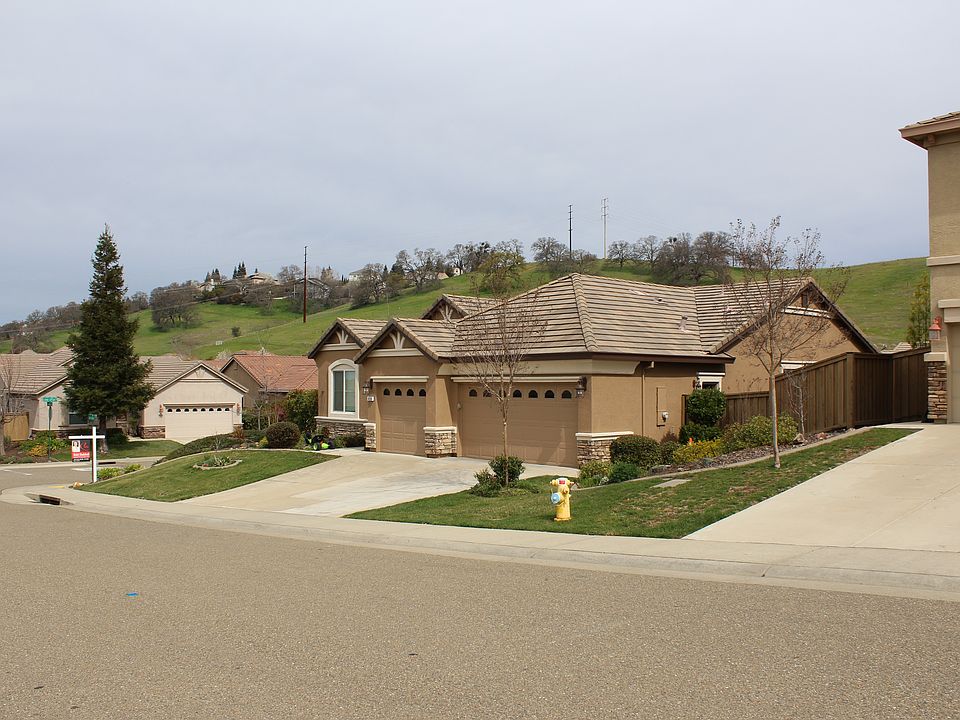 1st image of 438 Chaparral Ct