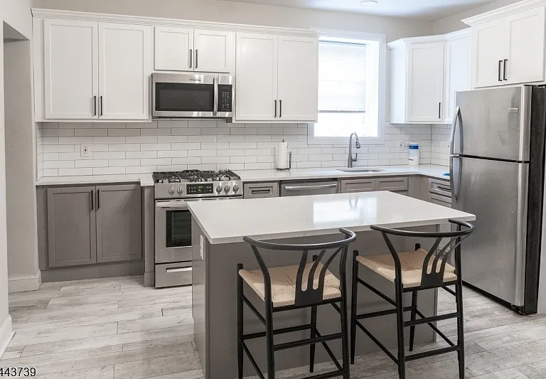 57 Glenridge Ave #2R — Photo 1