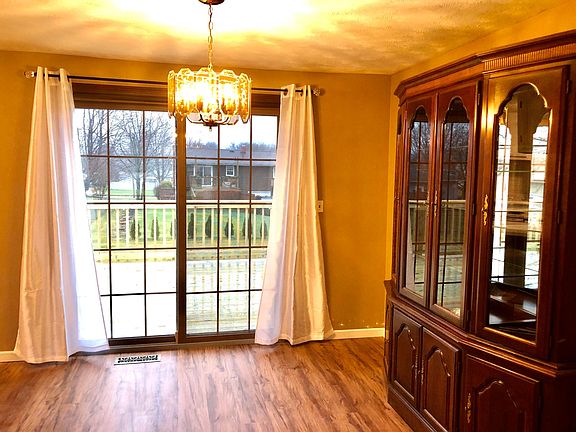 4th image of 2216 Sprucewood Dr