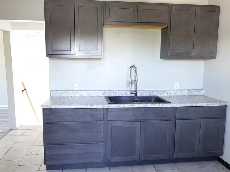 472 Michigan Ave #2 — Photo 9