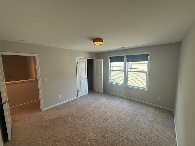 3931 Lake Breeze Dr — Photo 20
