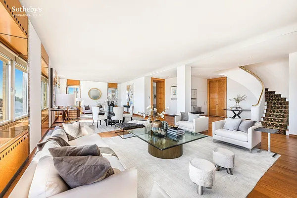 Sold by Sotheby's International Realty | media 2