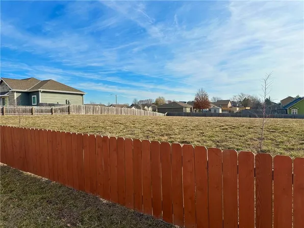 2626 S Fir Ter, Eudora, KS 66025