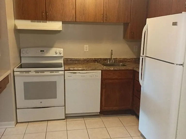 Ridge Terrace Apartments — Photo 42