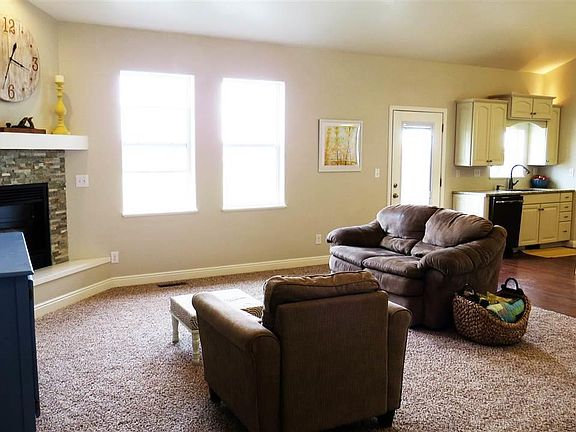 3rd image of 205 Country Club Dr