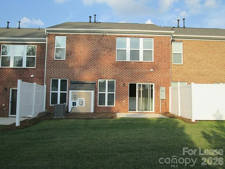 15630 Canmore St — Photo 28