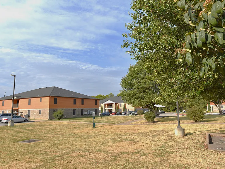 Keystone Crossing Apartment Homes — Photo 20