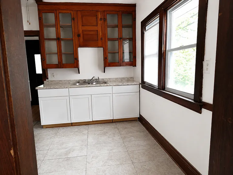 2824 Saratoga Ave #UP — Photo 4