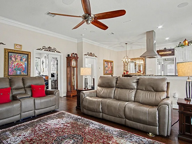 15569 Crown Oaks Dr — Photo 38