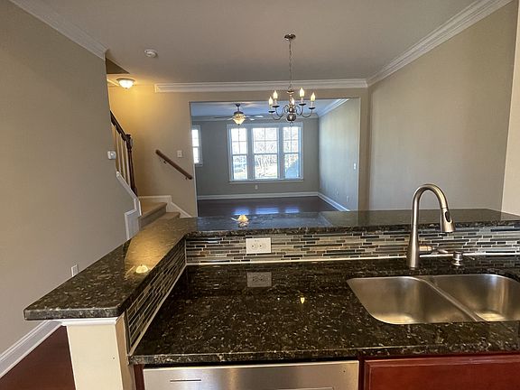 4th image of 1404 Providence Green Ln