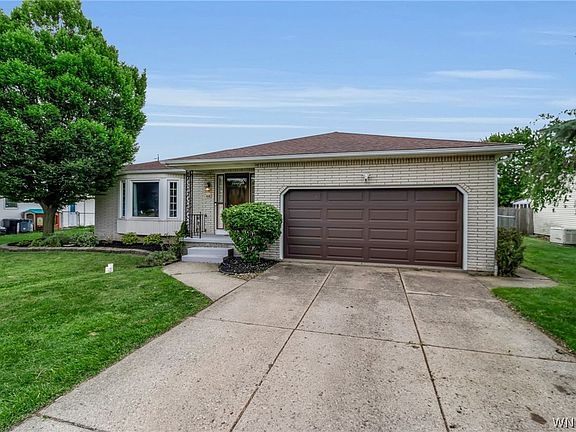 5th image of 68 Beaumont Dr