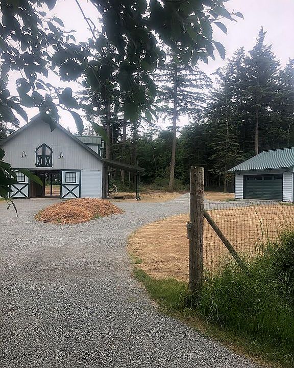 2nd image of 142 Parkwood Dr