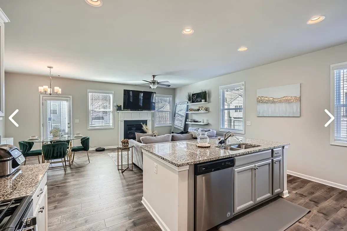 3 bed, 2.5 bath, 1738 sqft, $2,250 — Photo 3