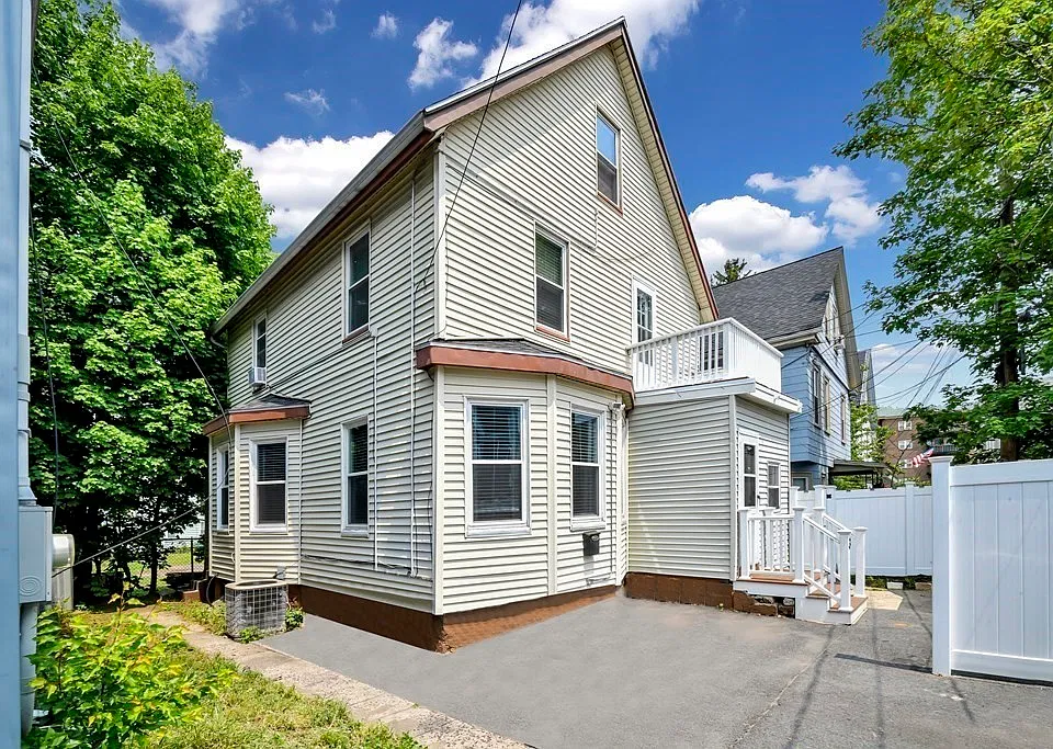 3 Loring Pl