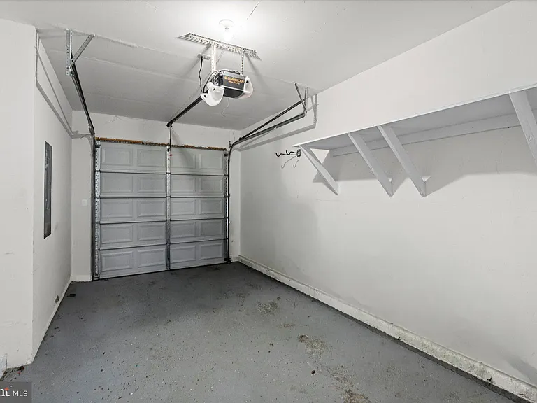 1670 Mohegan Dr #B — Photo 37