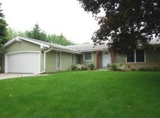 1507 Blackhawk Trl, Waukesha, WI 53186