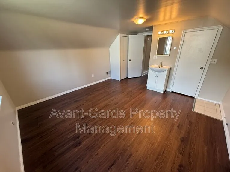 12114 102nd St NW — Photo 7