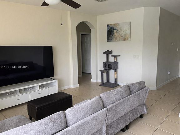 4th image of 1485 NE 33rd Rd Unit 207