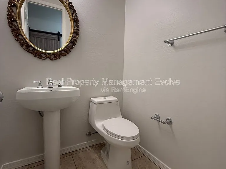 23012 N 38th Pl — Photo 31