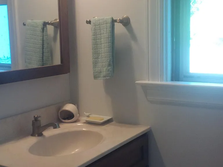 Bathroom vanity